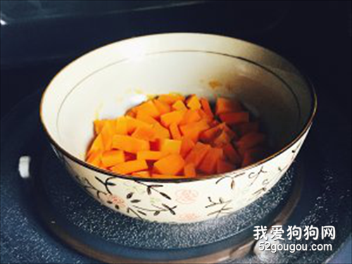 自制狗粮：铛铛铛~迟来的毛孩子福利汪星人最爱的小黄球